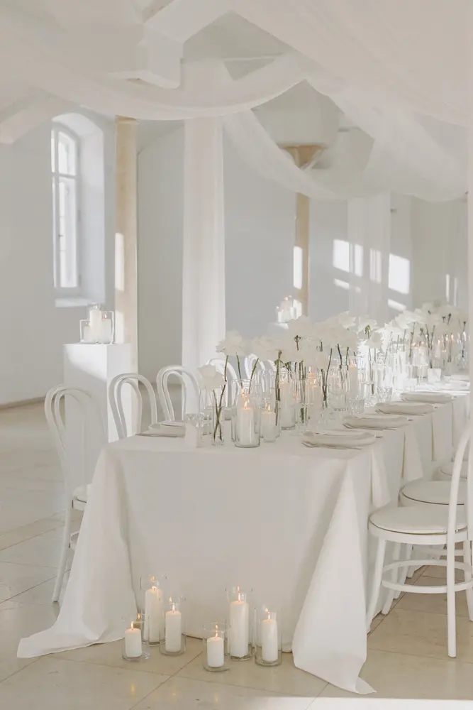 Hochzeitstisch Dekoration minimalistisch