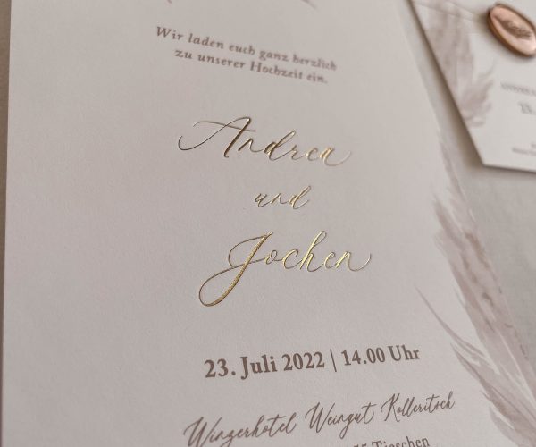 Papeterie-Serie Boho Glam, Einladungskarte zur Hochzeit, Goldprägung.